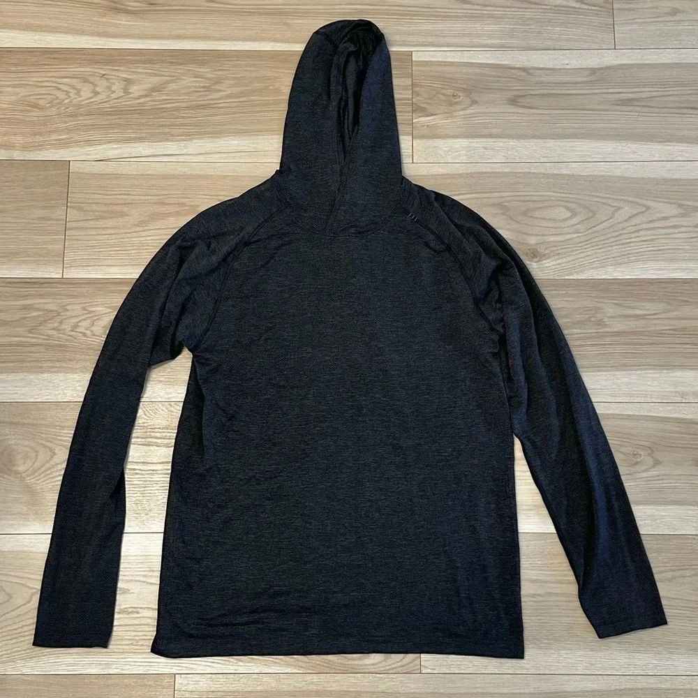 LIKE NEW Lululemon Men’s Metal Vent Hoodie 2.0